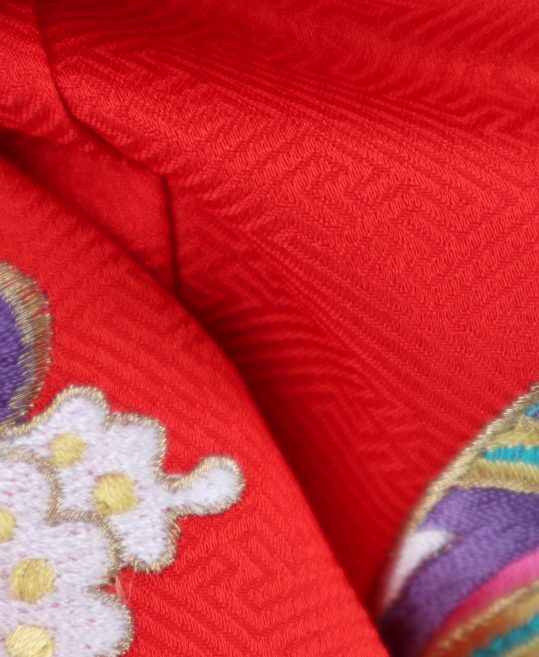七五三 3歳 女の子用  三つ身 No.212 Y | 赤色 毬に蝶 桜刺繍